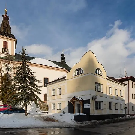 Apartment Vlevo Dole 3